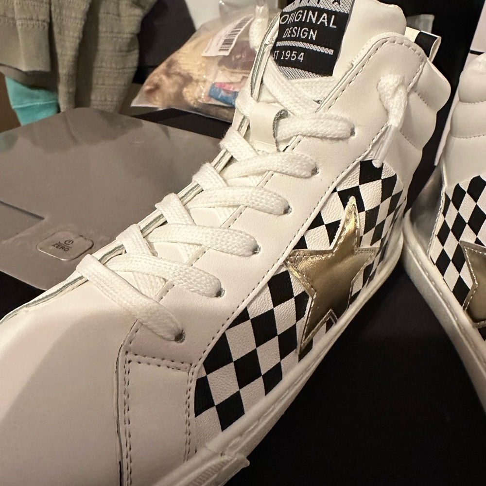 Vintage Havana White and Black Sneakers with Silver and Gold Accents - Picture 3 of 7